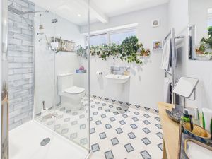 SHOWER ROOM- click for photo gallery